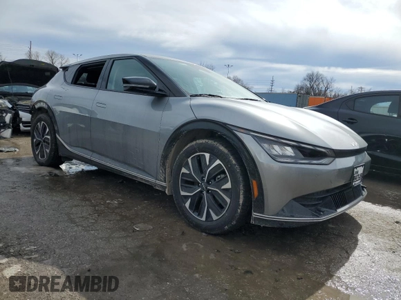2023 Kia EV6 Wind z VIN KNDC34LA1P5127739, wystawiony jako Copart lot #46373545 z przebiegiem 11 806 mil mil oraz Szkoda całkowita • Salvage title. Historia ofert i sprzedaży dostępna na DreamBid. Obrazek 4.