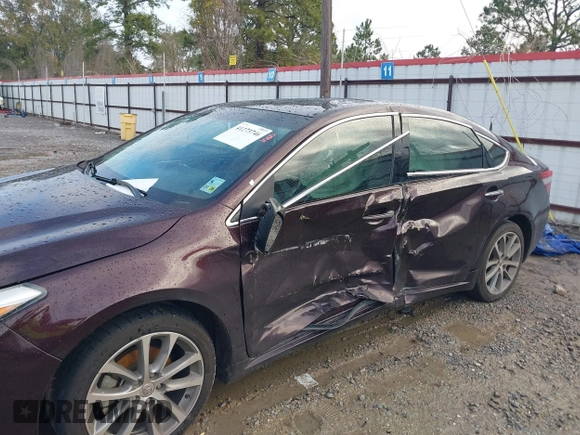 2014 Toyota Avalon Limited with VIN 4T1BK1EB5EU125963, listed as a IAAI auction lot 41273746 with 109,229 mi miles. Bid and sale history available at carsss.com. Image 6.