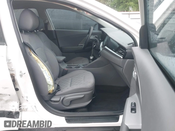 2020 Kia Niro LX with VIN KNDCB3LC2L5435978, listed as a IAAI auction lot 41902940 with 49,320 mi miles and . Bid and sale history available at DreamBid. Image 5.