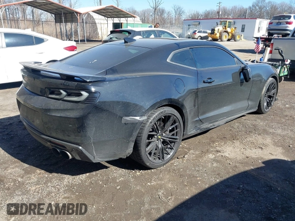 2018 Chevrolet Camaro 2SS z VIN 1G1FG1R77J0170121, wystawiony jako IAAI lot #41757301 z przebiegiem 39 795 mil mil oraz . Historia ofert i sprzedaży dostępna na DreamBid. Obrazek 4.