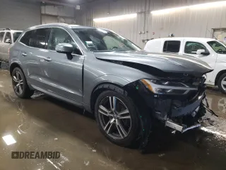 2018 Volvo XC60 Momentum with VIN LYV102RKXJB077791, listed as a Copart auction lot 44826895 with 113,151 mi miles and Clean Title. Bid and sale history available at carsss.com. Image 4.