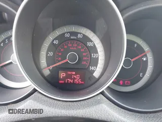 2010 Kia Forte EX z VIN KNAFU4A2XA5242981, wystawiony jako IAAI lot #42213767 z przebiegiem 174 155 mil mil oraz . Historia ofert i sprzedaży dostępna na DreamBid. Obrazek 7.