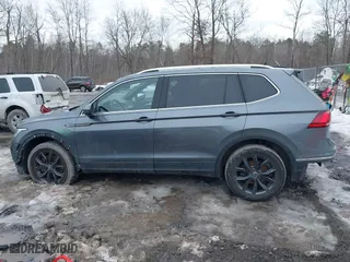 2022 Volkswagen Tiguan SE with VIN 3VV2B7AX2NM105314, listed as a IAAI auction lot 41655410 with 81,912 mi miles. Bid and sale history available at carsss.com. Image 14.