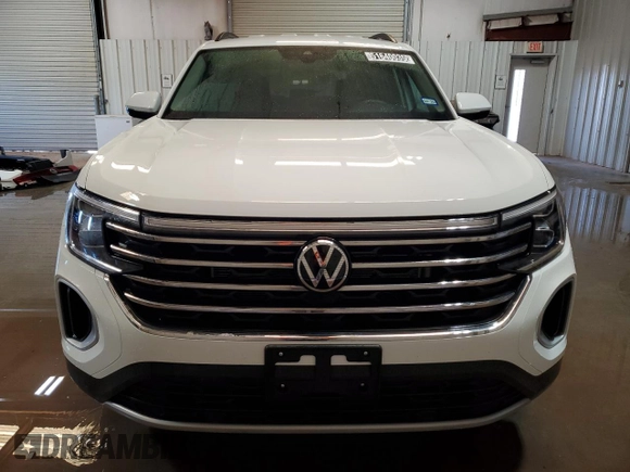 2025 Volkswagen Atlas SE with VIN 1V2HR2CA5SC503516, listed as a Copart auction lot 51640035 with 10,439 mi miles and Clean title. Bid and sale history available at DreamBid. Image 5.