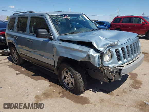 2013 Jeep Patriot Sport with VIN 1C4NJPBA5DD186974, listed as a IAAI auction lot 41900552 with 127,717 mi miles. Bid and sale history available at carsss.com. Image 1.
