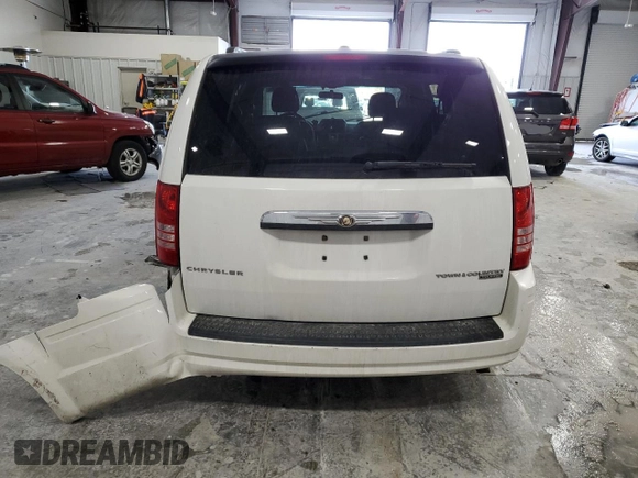2010 Chrysler Town & Country Touring z VIN 2A4RR5D1XAR492731, wystawiony jako Copart lot #89331835 z przebiegiem 209 381 mil mil oraz Szkoda całkowita • Salvage title. Historia ofert i sprzedaży dostępna na DreamBid. Obrazek 6.