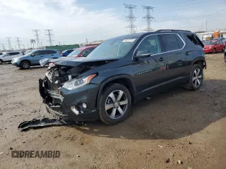 2021 Chevrolet Traverse LT z VIN 1GNEVHKWXMJ174155, wystawiony jako Copart lot #46813115 z przebiegiem 65 497 mil mil oraz Szkoda całkowita • Salvage title. Historia ofert i sprzedaży dostępna na DreamBid. Obrazek 1.