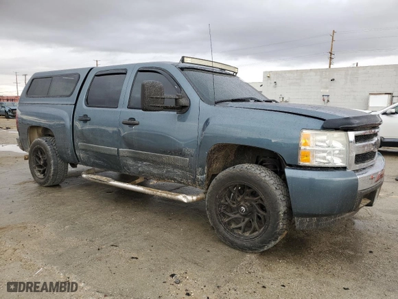 2007 Chevrolet Silverado 1500 LT w/1LT with VIN 2GCEC13CX71704763, listed as a Copart auction lot 46189575 with 111,571 mi miles and Salvage Title. Bid and sale history available at carsss.com. Image 4.