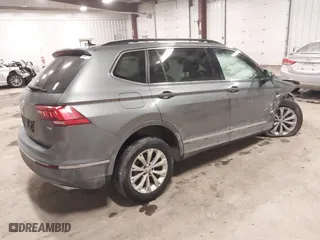 2018 Volkswagen Tiguan SEL with VIN 3VV3B7AX9JM125297, listed as a IAAI auction lot 41983886 with 82,429 mi miles. Bid and sale history available at carsss.com. Image 4.