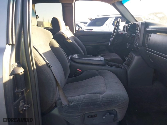 2001 Chevrolet Silverado 1500 LS with VIN 2GCEC19V711128338, listed as a IAAI auction lot 40934362 with 219,613 mi miles. Bid and sale history available at carsss.com. Image 5.