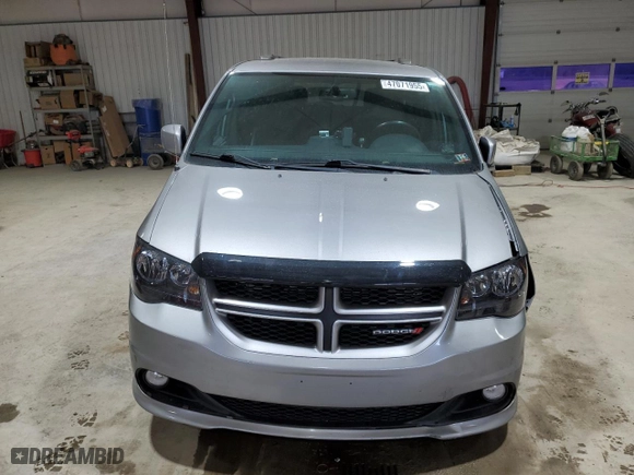 2017 Dodge Grand Caravan GT with VIN 2C4RDGEG4HR755289, listed as a Copart auction lot 47071955 with 85,497 mi miles and Salvage Title. Bid and sale history available at carsss.com. Image 5.