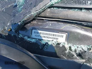 2019 Jeep Cherokee Limited с VIN 1C4PJLDB2KD433890, выставлен на аукционе IAAI как лот 42383879 с пробегом Не указан миль и . История ставок и продаж доступна на DreamBid. Изображение 9.