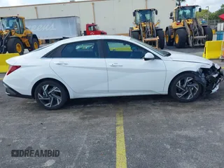 2025 Hyundai Elantra SEL Convenience with VIN KMHLS4DG8SU926062, listed as a IAAI auction lot 42098106 with 7,127 mi miles and . Bid and sale history available at DreamBid. Image 13.
