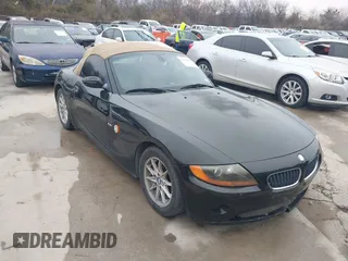 2004 BMW Z4 2.5i with VIN 4USBT33524LR67023, listed as a IAAI auction lot 41610200 with 100,307 mi miles. Bid and sale history available at carsss.com. Image 1.
