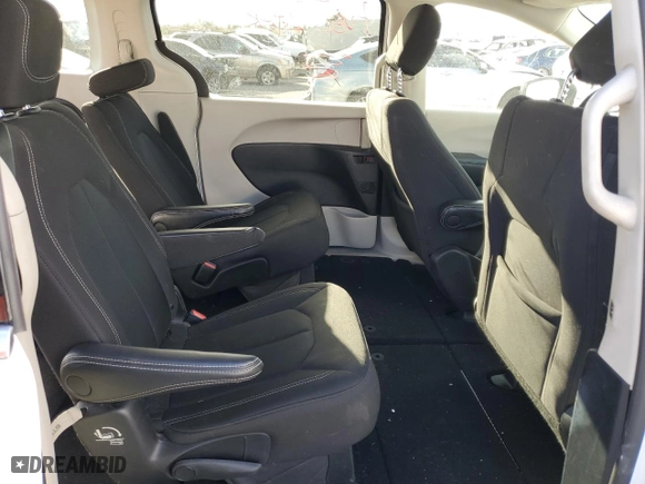 2022 Chrysler Voyager LX with VIN 2C4RC1CG0NR204758, listed as a Copart auction lot 47680675 with NaN miles and Salvage Title. Bid and sale history available at carsss.com. Image 11.