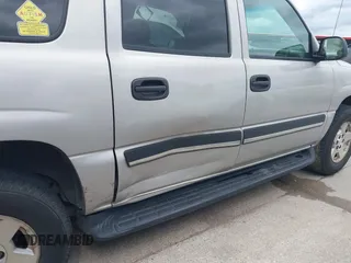 2004 Chevrolet Suburban LT z VIN 1GNEC16Z94J235657, wystawiony jako IAAI lot #42361930 z przebiegiem 210 662 mil mil oraz . Historia ofert i sprzedaży dostępna na DreamBid. Obrazek 6.