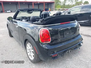 2021 MINI Convertible Cooper S z VIN WMWWJ5C0XM3M08622, wystawiony jako IAAI lot #42507679 z przebiegiem 36 932 mil mil oraz . Historia ofert i sprzedaży dostępna na DreamBid. Obrazek 3.