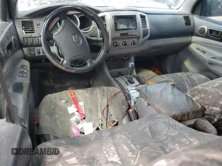 2006 Toyota Tacoma z VIN 3TMLU42N56M007744, wystawiony jako Copart lot #60804295 z przebiegiem 196 715 mil mil oraz Szkoda całkowita • Salvage title. Historia ofert i sprzedaży dostępna na DreamBid. Obrazek 8.