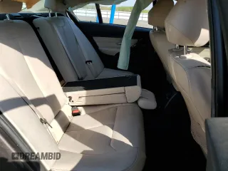 2015 BMW 3 Series 328i xDrive z VIN WBA3B3G58FNT19925, wystawiony jako Copart lot #53828135 z przebiegiem 94 769 mil mil oraz Szkoda całkowita • Salvage title. Historia ofert i sprzedaży dostępna na DreamBid. Obrazek 10.