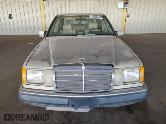 1990 Mercedes-Benz 300 with VIN WDBEA26D3LB134095, listed as a Copart auction lot 86105544 with 143,785 mi miles and Clean Title. Bid and sale history available at DreamBid. Image 5.