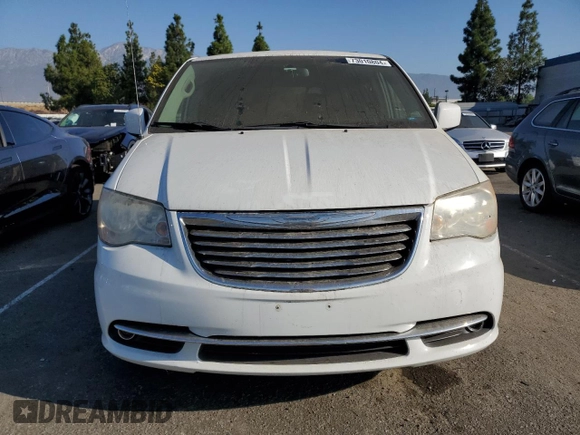 2014 Chrysler Town & Country Touring with VIN 2C4RC1BG3ER443061, listed as a Copart auction lot 73010804 with 138,717 mi miles and Clean Title. Bid and sale history available at DreamBid. Image 5.