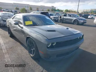 2018 Dodge Challenger R/T z VIN 2C3CDZBT4JH326303, wystawiony jako IAAI lot #42248982 z przebiegiem 103 066 mil mil oraz . Historia ofert i sprzedaży dostępna na DreamBid. Obrazek 14.