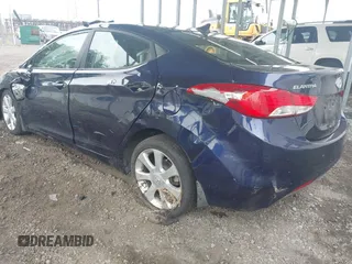 2013 Hyundai Elantra Limited с VIN 5NPDH4AE0DH215060, выставлен на аукционе IAAI как лот 42237496 с пробегом 174 350 миль миль и . История ставок и продаж доступна на DreamBid. Изображение 3.