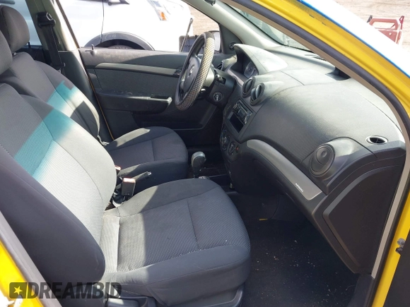 2008 Chevrolet Aveo LS z VIN KL1TD566X8B259886, wystawiony jako IAAI lot #41739803 z przebiegiem 204 878 mil mil oraz . Historia ofert i sprzedaży dostępna na DreamBid. Obrazek 5.