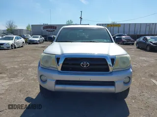 2006 Toyota Tacoma z VIN 5TELU42N66Z147725, wystawiony jako IAAI lot #42097752 z przebiegiem 206 452 mil mil oraz . Historia ofert i sprzedaży dostępna na DreamBid. Obrazek 11.