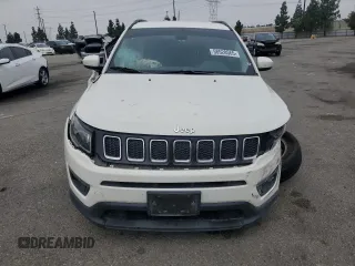 2018 Jeep Compass Latitude with VIN 3C4NJDBB6JT481739, listed as a Copart auction lot 58528565 with 97,788 mi miles and Salvage title. Bid and sale history available at DreamBid. Image 5.