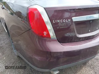 2009 Lincoln MKS z VIN 1LNHM93R09G612169, wystawiony jako IAAI lot #42126437 z przebiegiem 158 393 mil mil oraz . Historia ofert i sprzedaży dostępna na DreamBid. Obrazek 21.