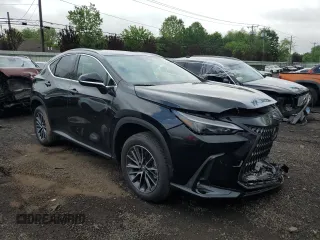 2025 Lexus NX 350 Premium z VIN 2T2GGCEZ0SC080990, wystawiony jako Copart lot #57211805 z przebiegiem 2962 mil mil oraz Szkody całkowita. Historia ofert i sprzedaży dostępna na DreamBid. Obrazek 4.