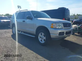 2005 Ford Explorer XLT z VIN 1FMZU63K65UA05372, wystawiony jako IAAI lot #42191399 z przebiegiem 138 568 mil mil oraz . Historia ofert i sprzedaży dostępna na DreamBid. Obrazek 1.