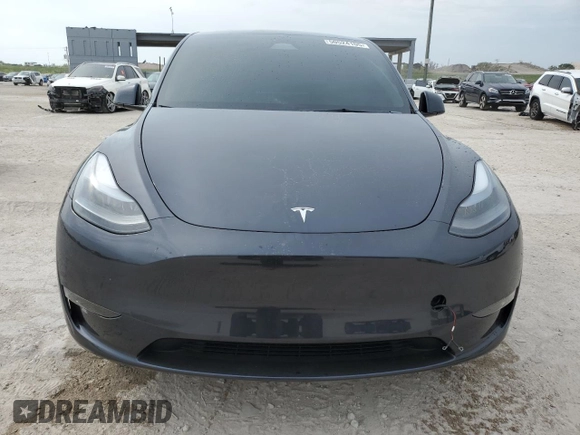 2024 Tesla Model Y Long Range with VIN 7SAYGDEE3RA253354, listed as a Copart auction lot 50524105 with 10,353 mi miles and Salvage Title. Bid and sale history available at DreamBid. Image 5.
