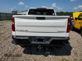 2022 Chevrolet Silverado 1500 Custom Trail Boss with VIN 3GCPDCEK5NG524097, listed as a Copart auction lot 68689454 with 71,110 mi miles and Salvage Title. Bid and sale history available at carsss.com. Image 6.