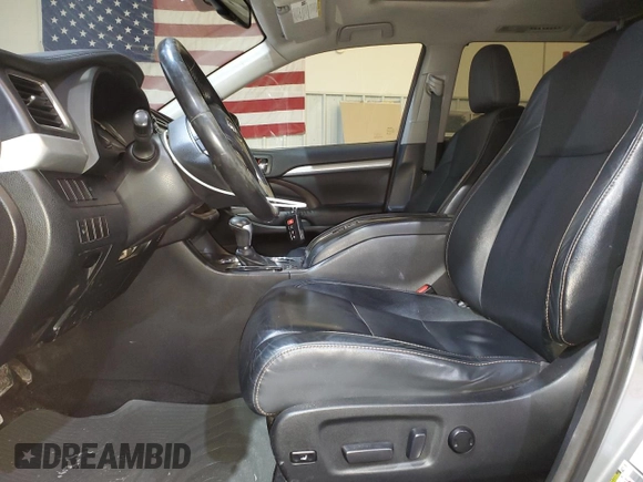 2014 Toyota Highlander XLE z VIN 5TDJKRFH7ES043965, wystawiony jako Copart lot #88438325 z przebiegiem 283 314 mil mil oraz Szkoda całkowita • Salvage title. Historia ofert i sprzedaży dostępna na DreamBid. Obrazek 7.