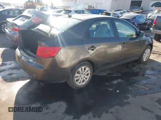 2011 Kia Forte EX with VIN KNAFU4A25B5358977, listed as a IAAI auction lot 40992404 with 137,478 mi miles. Bid and sale history available at carsss.com. Image 4.