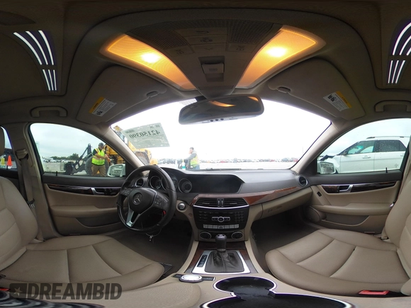 2014 Mercedes-Benz C 250 Sport с VIN WDDGF4HB0EA958816, выставлен на аукционе IAAI как лот 42150390 с пробегом 89 358 миль миль и . История ставок и продаж доступна на DreamBid. Изображение 21.