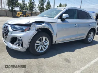 2024 Audi Q5 S line Premium z VIN WA1GAAFY5R2067008, wystawiony jako Copart lot #57522215 z przebiegiem 10 233 mil mil oraz Szkody całkowita. Historia ofert i sprzedaży dostępna na DreamBid. Obrazek 1.