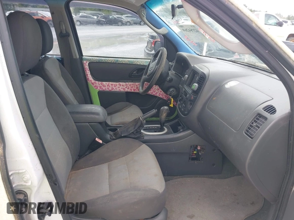 2006 Ford Escape XLS with VIN 1FMYU02ZX6KA24771, listed as a IAAI auction lot 42184269 with Not Provided miles and . Bid and sale history available at DreamBid. Image 5.