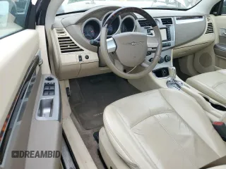2010 Chrysler Sebring Limited z VIN 1C3BC6EV9AN172480, wystawiony jako Copart lot #56551775 z przebiegiem 113 048 mil mil oraz Szkody całkowita. Historia ofert i sprzedaży dostępna na DreamBid. Obrazek 8.