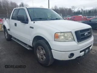 2006 Ford F-150 STX with VIN 1FTRX04W76KB03222, listed as a IAAI auction lot 41970229 with 140,642 mi miles. Bid and sale history available at carsss.com. Image 1.