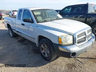 2005 Dodge Dakota SLT with VIN 1D7HE42KX5S251037, listed as a IAAI auction lot 41334761 with 202,865 mi miles and . Bid and sale history available at carsss.com. Image 1.