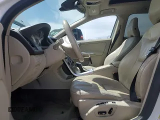 2013 Volvo XC60 3.2L z VIN YV4940DZ1D2451594, wystawiony jako Copart lot #53682435 z przebiegiem 219 668 mil mil oraz Szkoda całkowita • Salvage title. Historia ofert i sprzedaży dostępna na DreamBid. Obrazek 7.