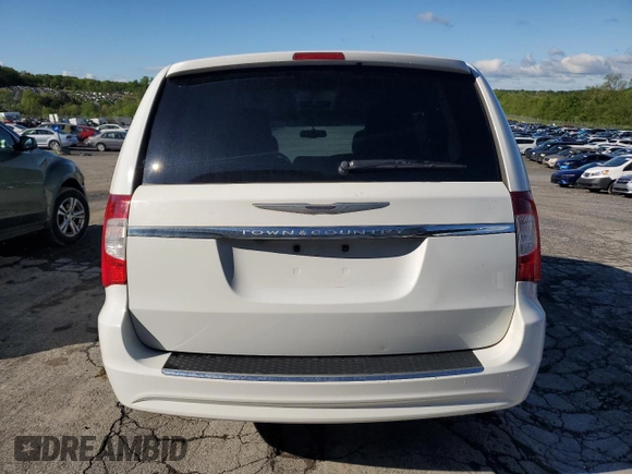 2015 Chrysler Town & Country Touring with VIN 2C4RC1BG5FR514102, listed as a Copart auction lot 55824025 with 200,969 mi miles and Clean Title. Bid and sale history available at DreamBid. Image 6.