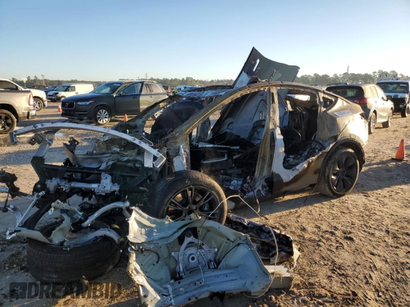 2024 Tesla Model Y with VIN 7SAYGDED6RA324943, listed as a Copart auction lot 43266965 with Not provided miles and Non repairable. Bid and sale history available at DreamBid. Image 1.