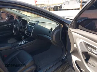 2018 Nissan Altima SV with VIN 1N4AL3AP7JC202705, listed as a IAAI auction lot 41883715 with 50,382 mi miles and . Bid and sale history available at carsss.com. Image 5.