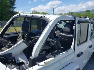 2020 Jeep Wrangler Unlimited Rubicon z VIN 1C4JJXFM5LW278740, wystawiony jako IAAI lot #42086112 z przebiegiem 93 658 mil mil oraz . Historia ofert i sprzedaży dostępna na DreamBid. Obrazek 14.