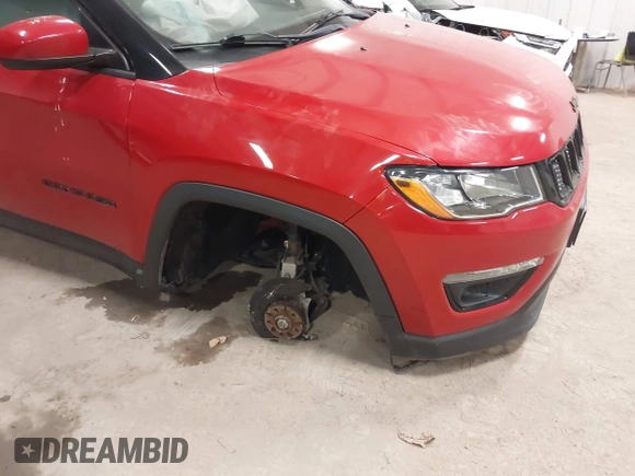 2018 Jeep Compass Altitude with VIN 3C4NJDBB9JT304330, listed as a IAAI auction lot 41886905 with 45,700 mi miles and . Bid and sale history available at carsss.com. Image 6.