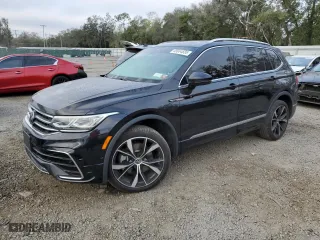 2022 Volkswagen Tiguan SEL R-Line with VIN 3VV4B7AX2NM159947, listed as a Copart auction lot 45084835 with 45,598 mi miles and Salvage Title. Bid and sale history available at carsss.com. Image 1.